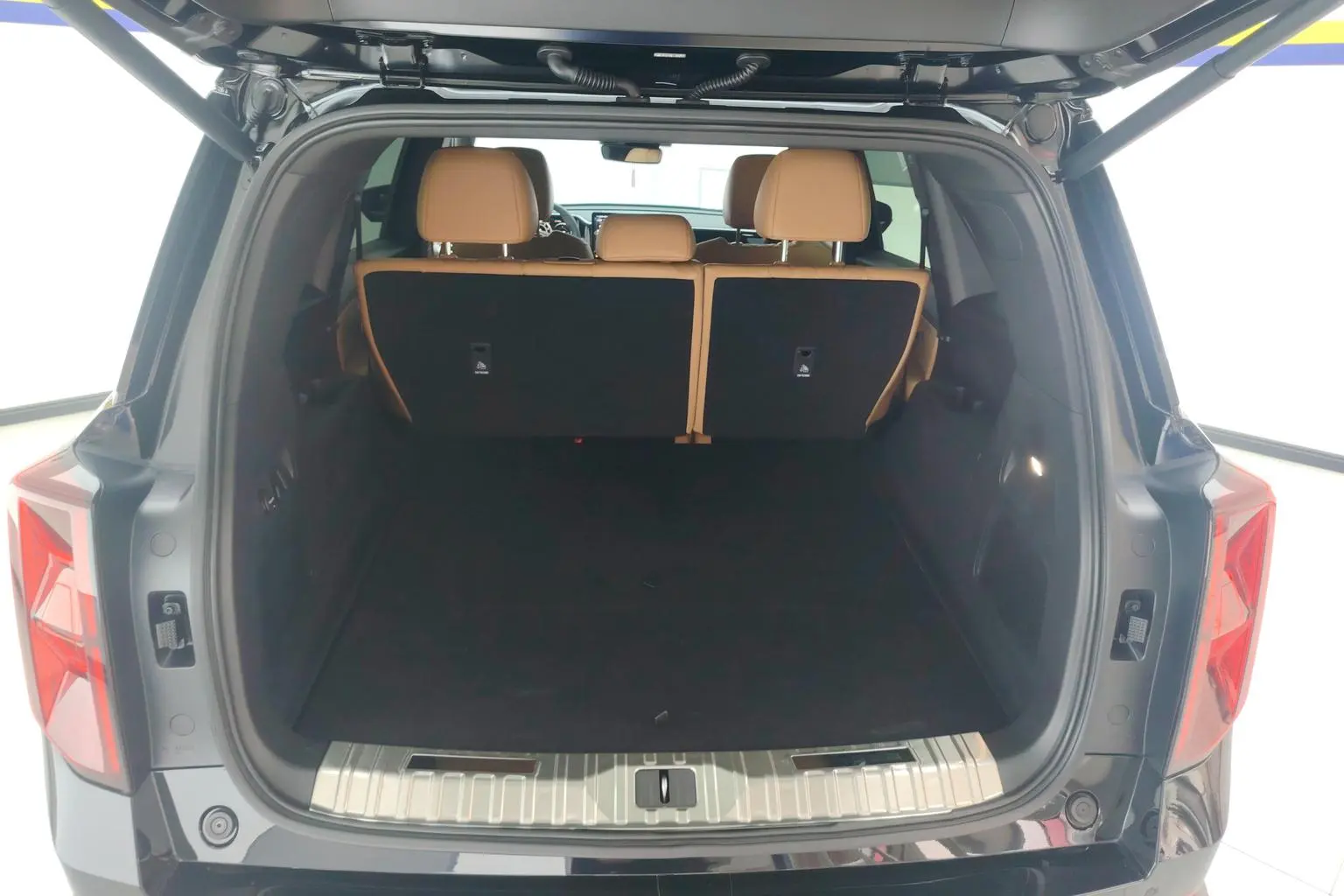 GAC Trumpchi Trumpchi GS8 2025 Series 2.0TGDI 2WD 5 seat Luxury