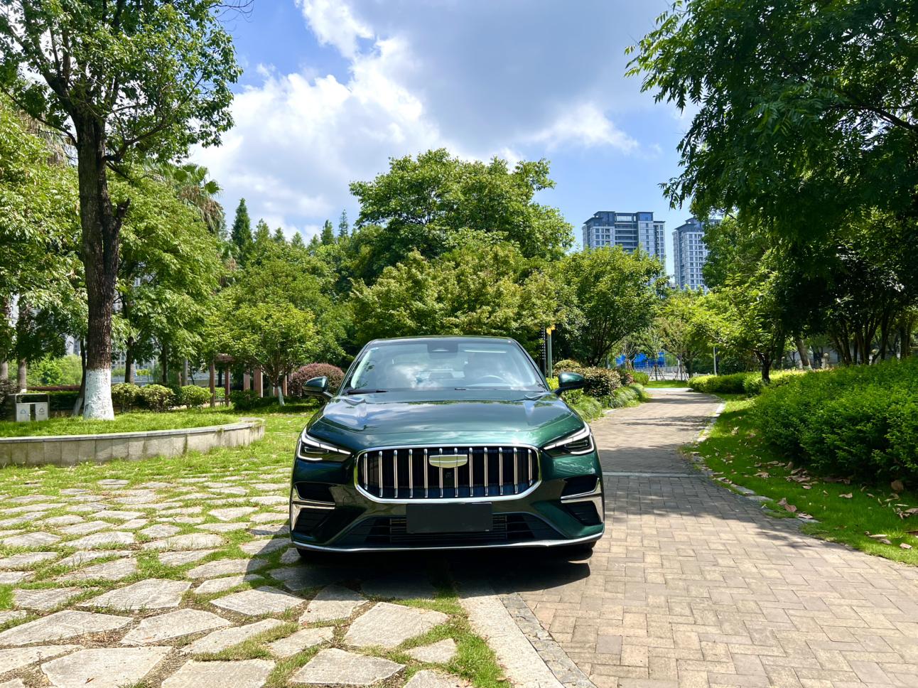 Geely Emgrand 2026 5 1.5T DCT Flagship