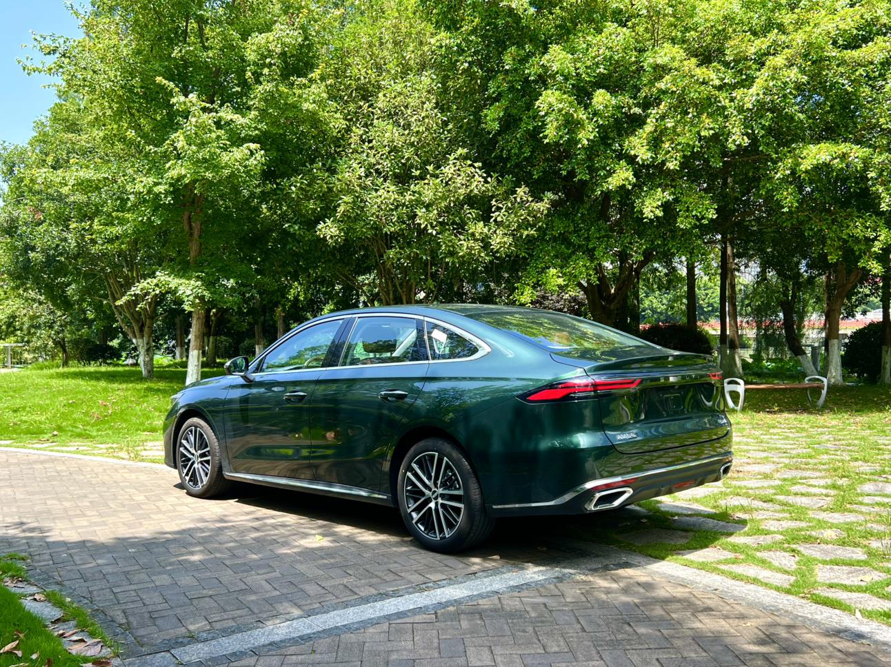 Geely Emgrand 2026 5 1.5T DCT Flagship
