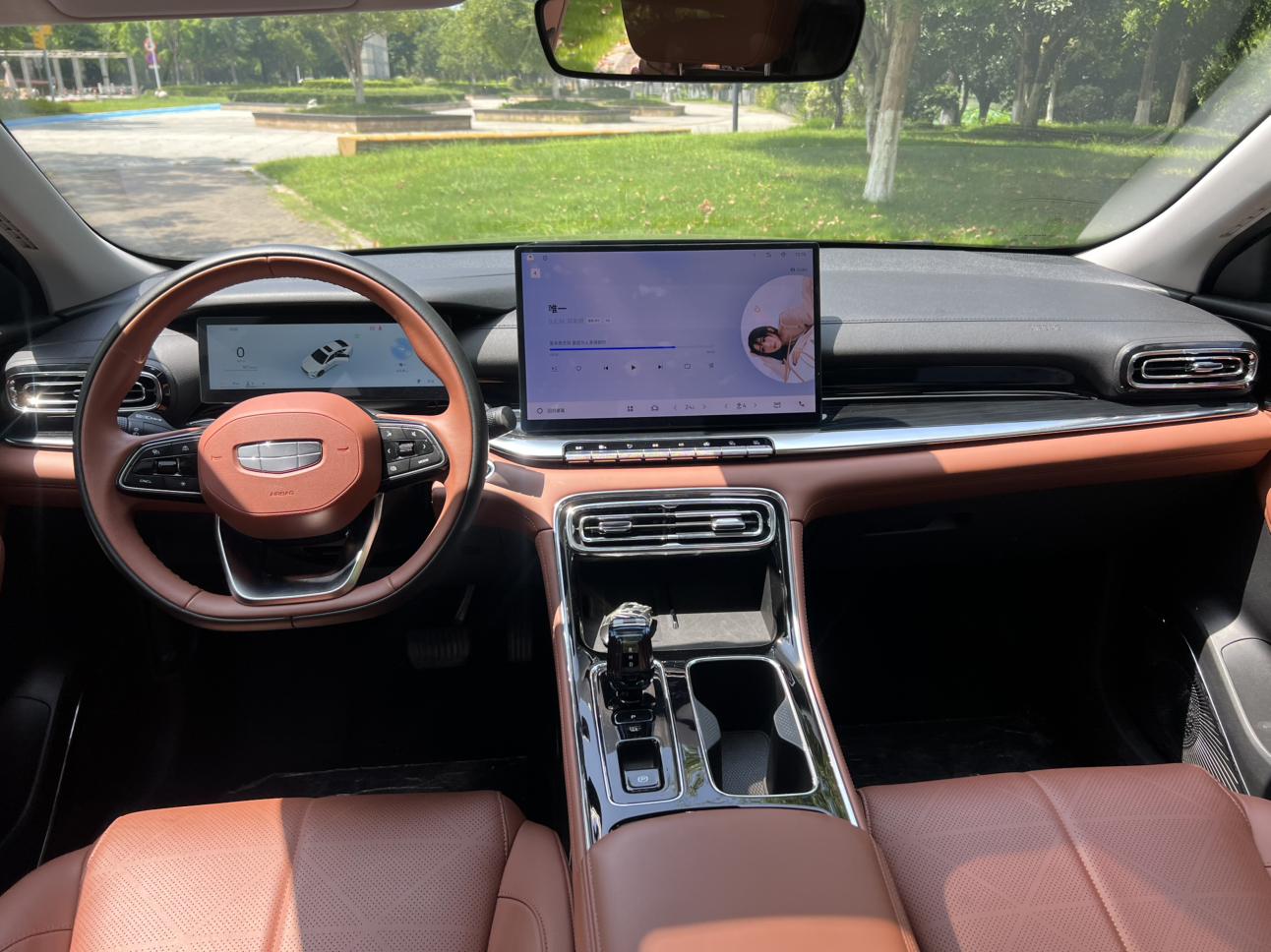 Geely Emgrand 2026 5 1.5T DCT Flagship