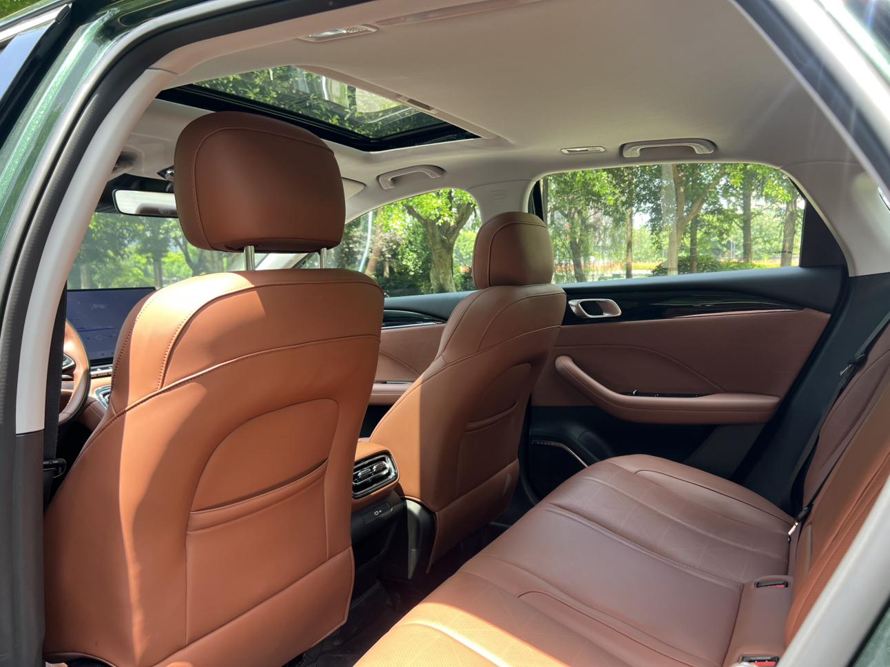 Geely Emgrand 2026 5 1.5T DCT Flagship