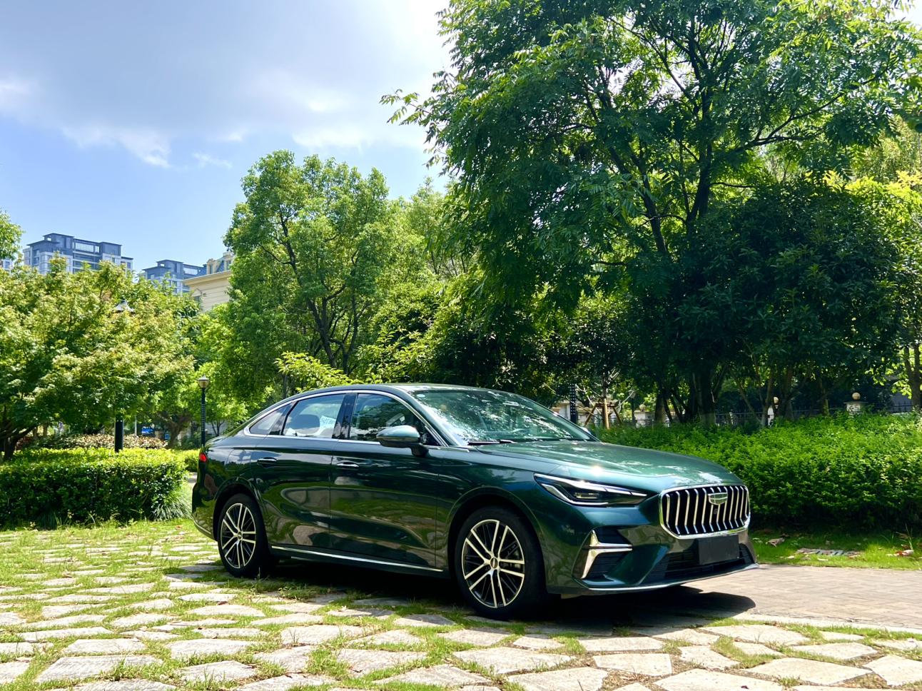 Geely Emgrand 2026 5 1.5T DCT Flagship