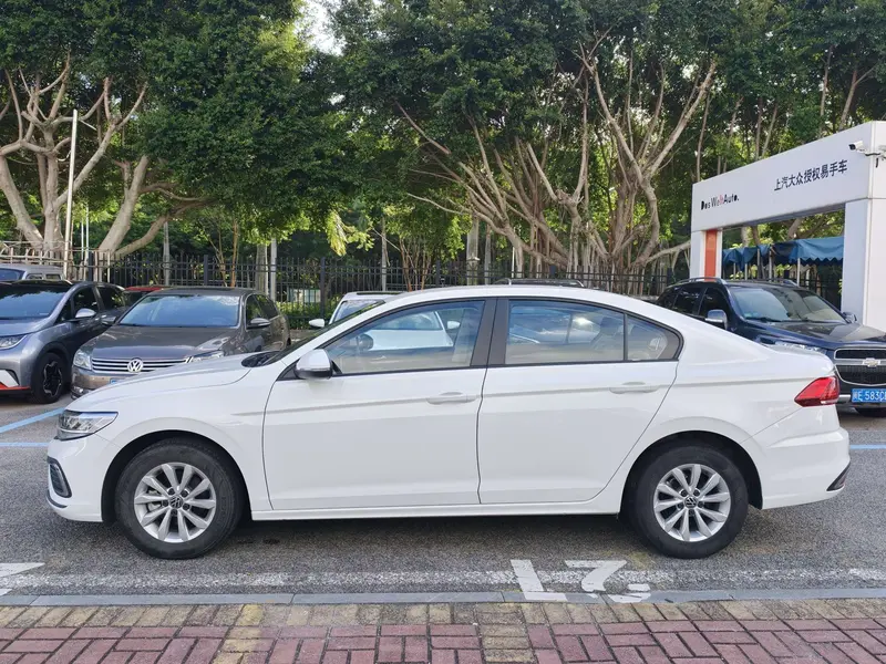 Bora 2023 200TSI DSG Smooth Edition