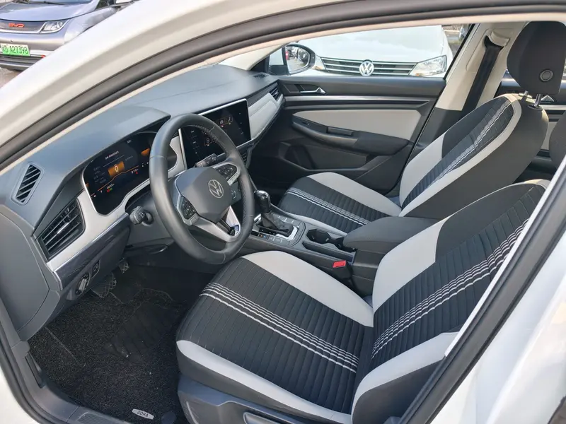 Bora 2023 200TSI DSG Smooth Edition