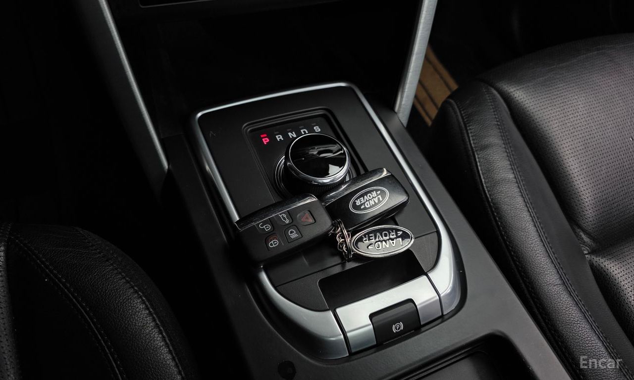 Land Rover Discovery Sports 2.0 TD4 SE (150 horsepower) 2017