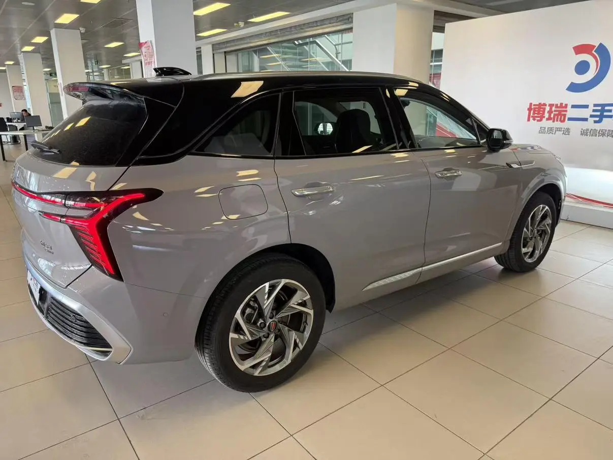 Hongqi HS3 2023 2.0T 4WD