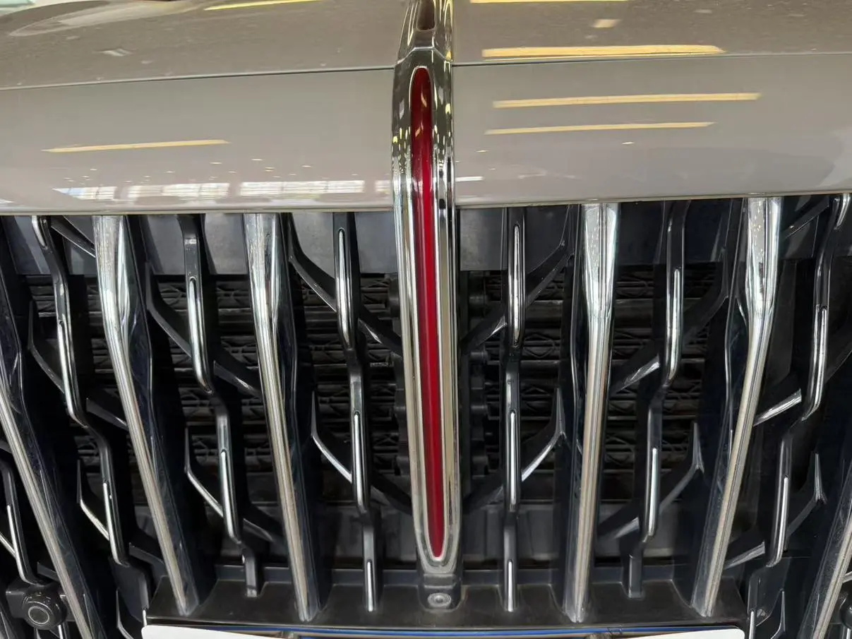 Hongqi HS3 2023 2.0T 4WD