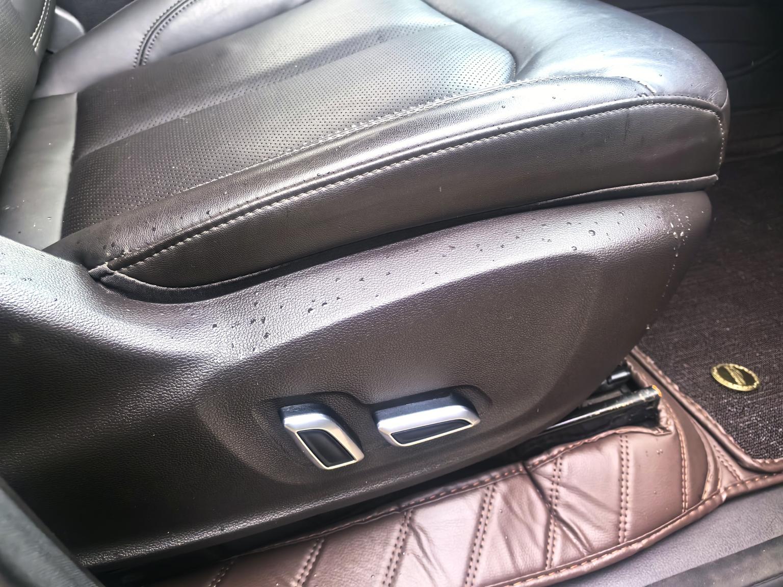 Roewe RX8 2018 30T Smart Connected 4WD Flagship