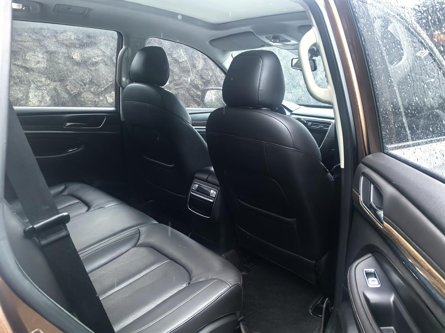 Roewe RX8 2018 30T Smart Connected 4WD Flagship