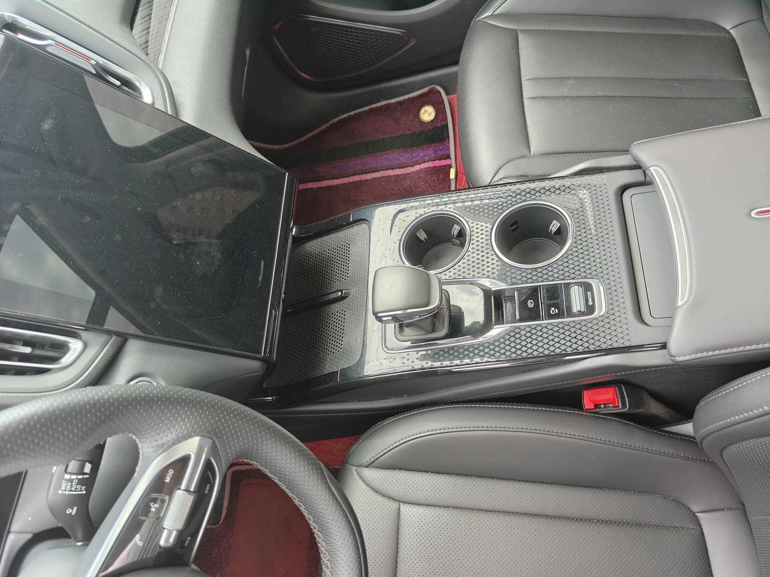 Hongqi HS3 2023 1.5T