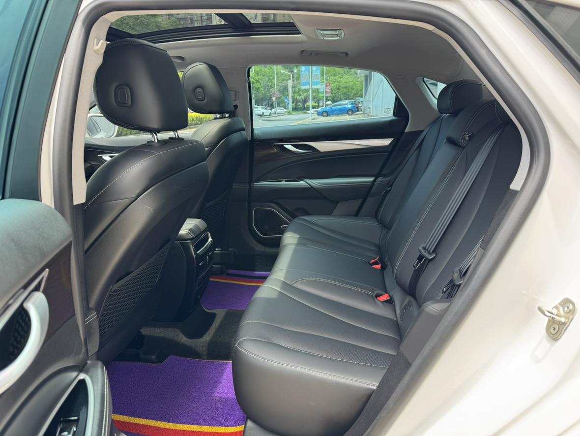 Geely 2021 1.8T Navigator +