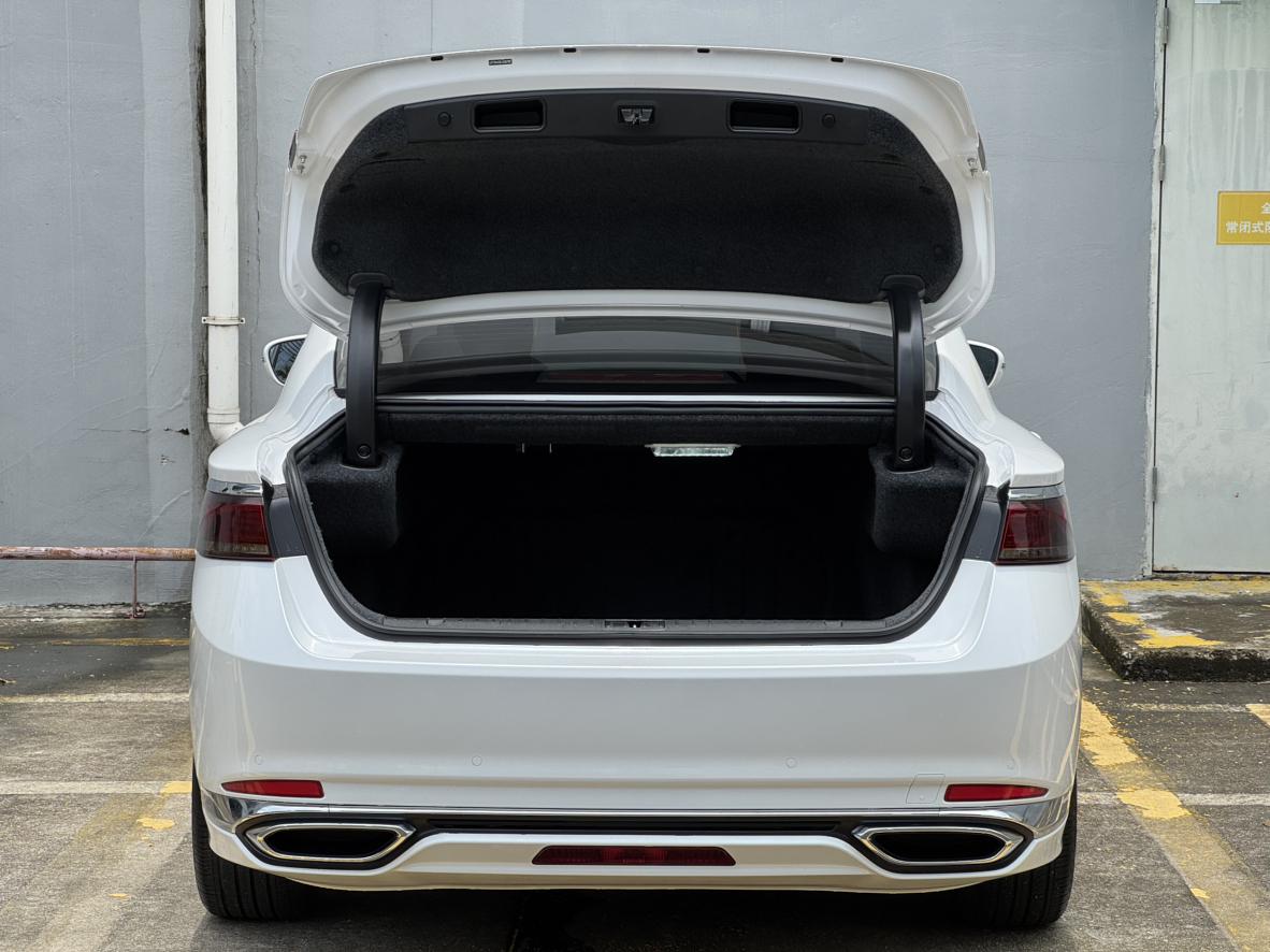 Geely 2021 1.8T Navigator +