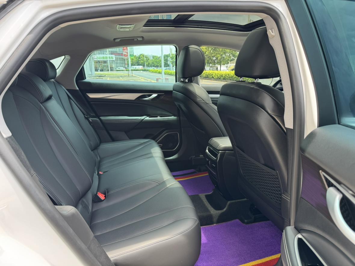 Geely 2021 1.8T Navigator +