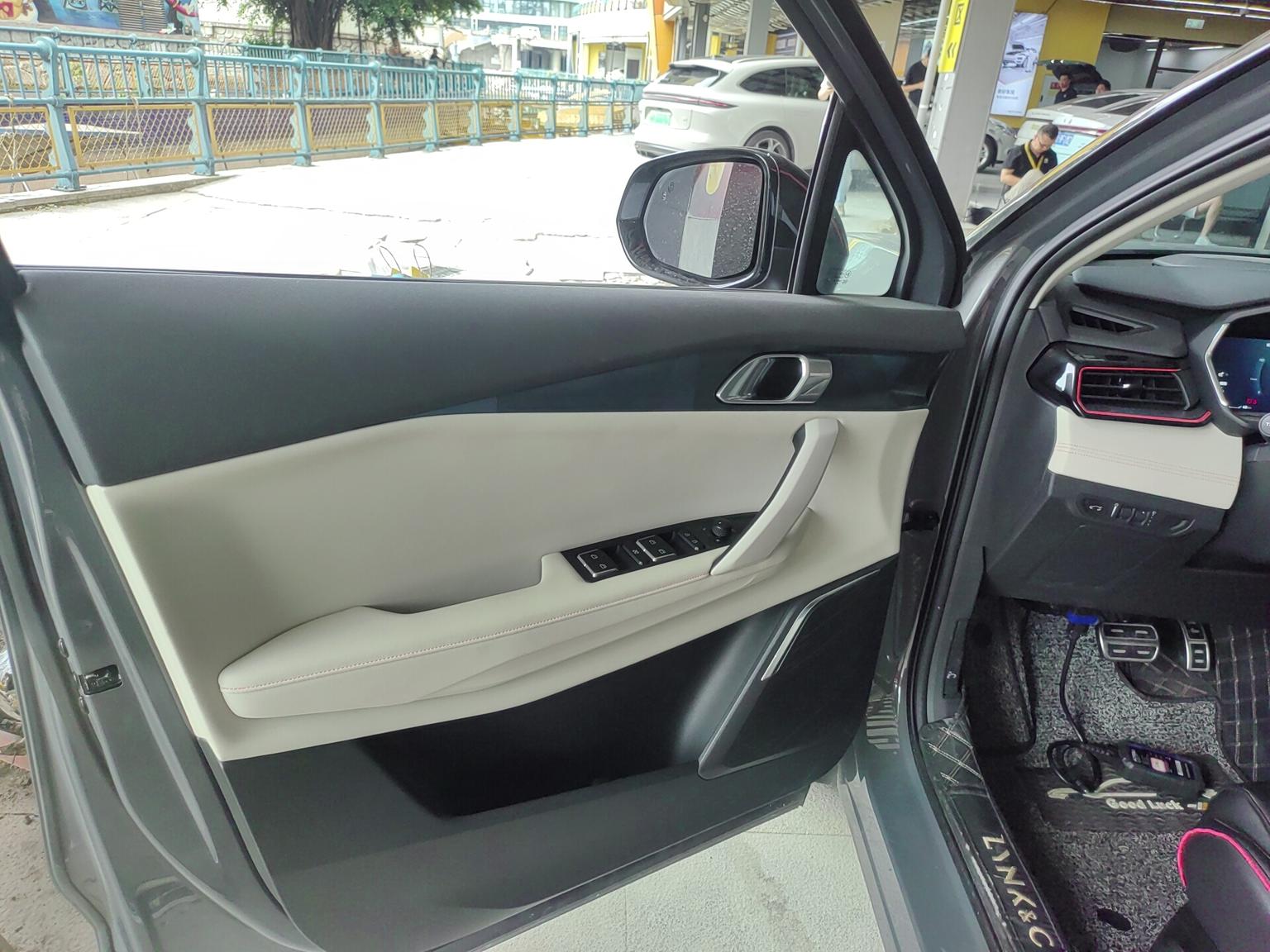Lynk & Co 06 2020 1.5T Shine Halo