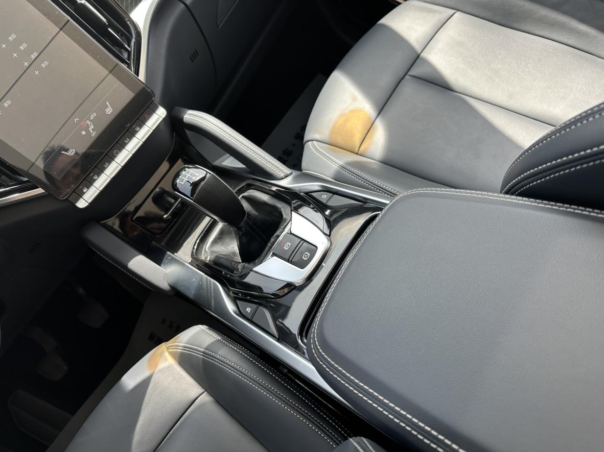 V7 2018 280T Manual Luxury 5 seat
