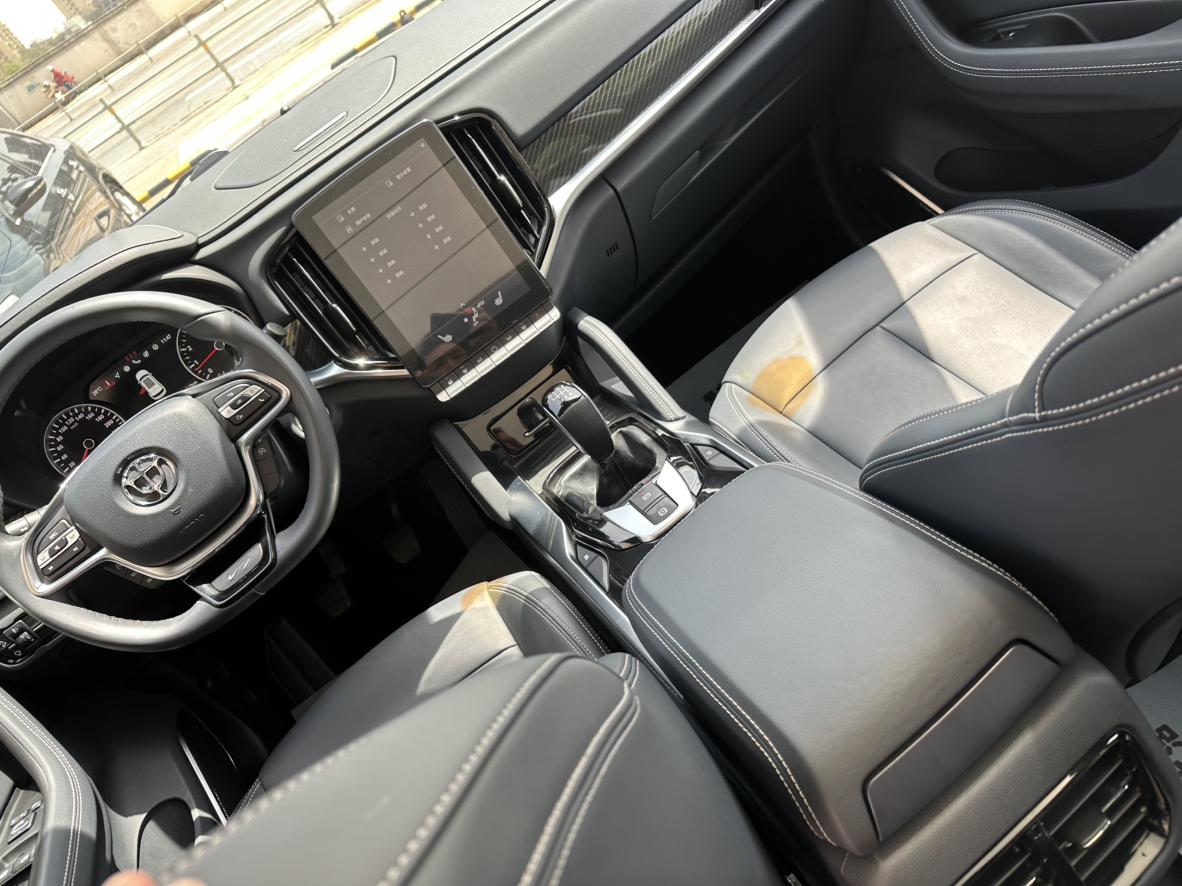 V7 2018 280T Manual Luxury 5 seat