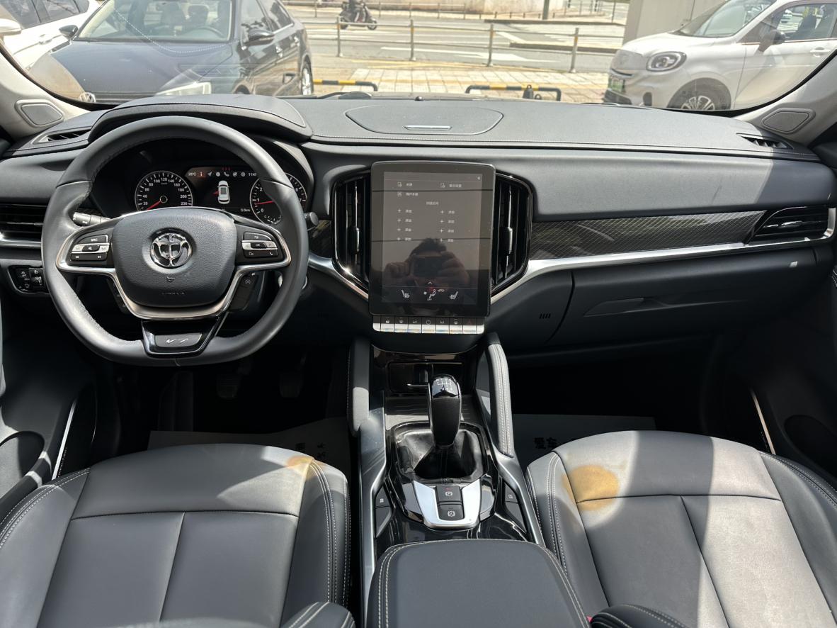 V7 2018 280T Manual Luxury 5 seat