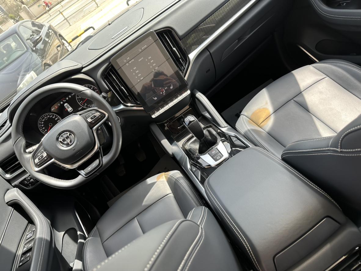 V7 2018 280T Manual Luxury 5 seat