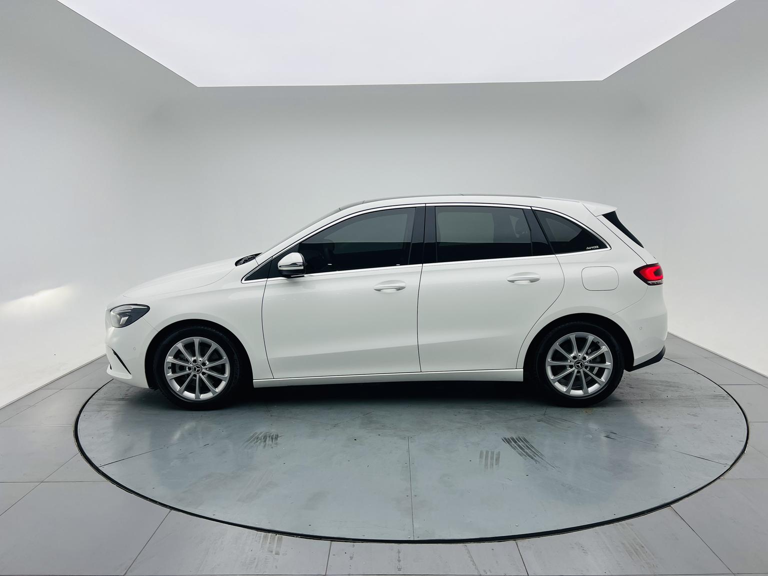 Mercedes-Benz B Class 2021 B 200 Fashion