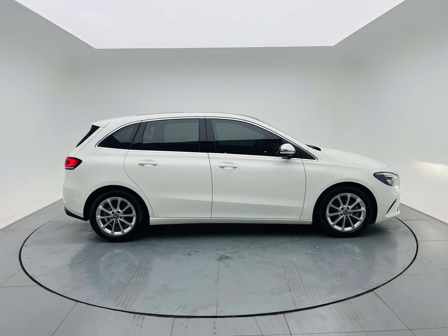 Mercedes-Benz B Class 2021 B 200 Fashion