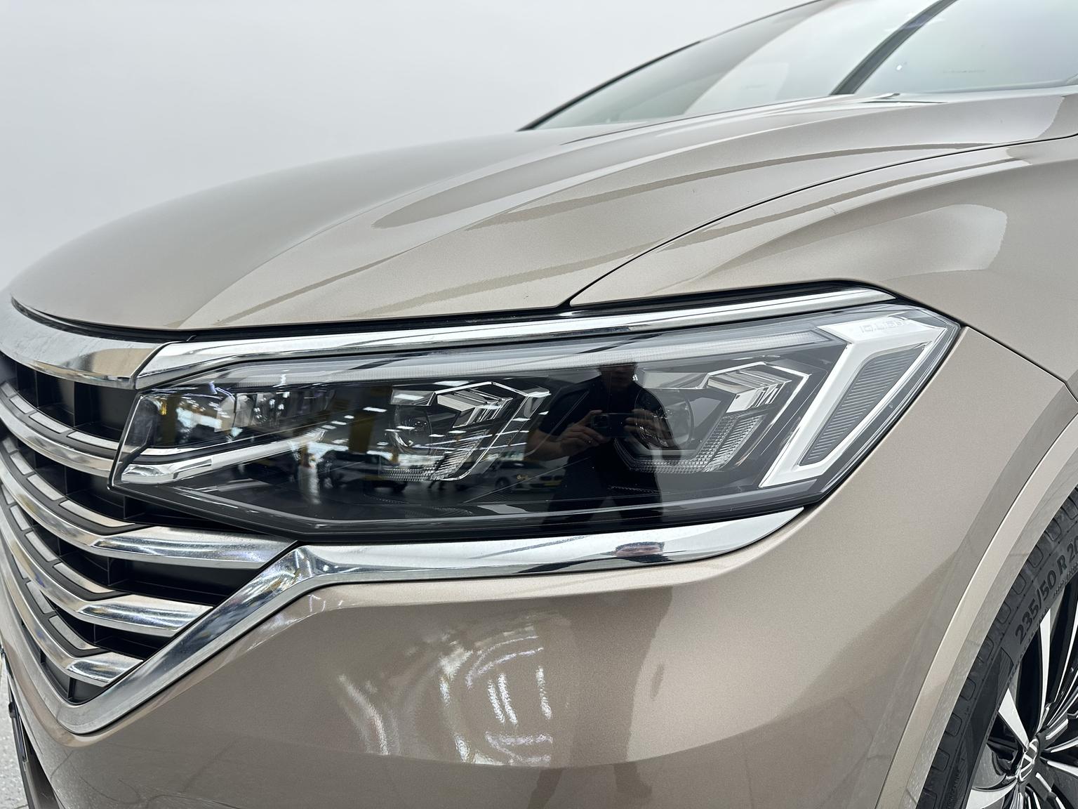 Volkswagen Viloran 2020 380TSI Flagship