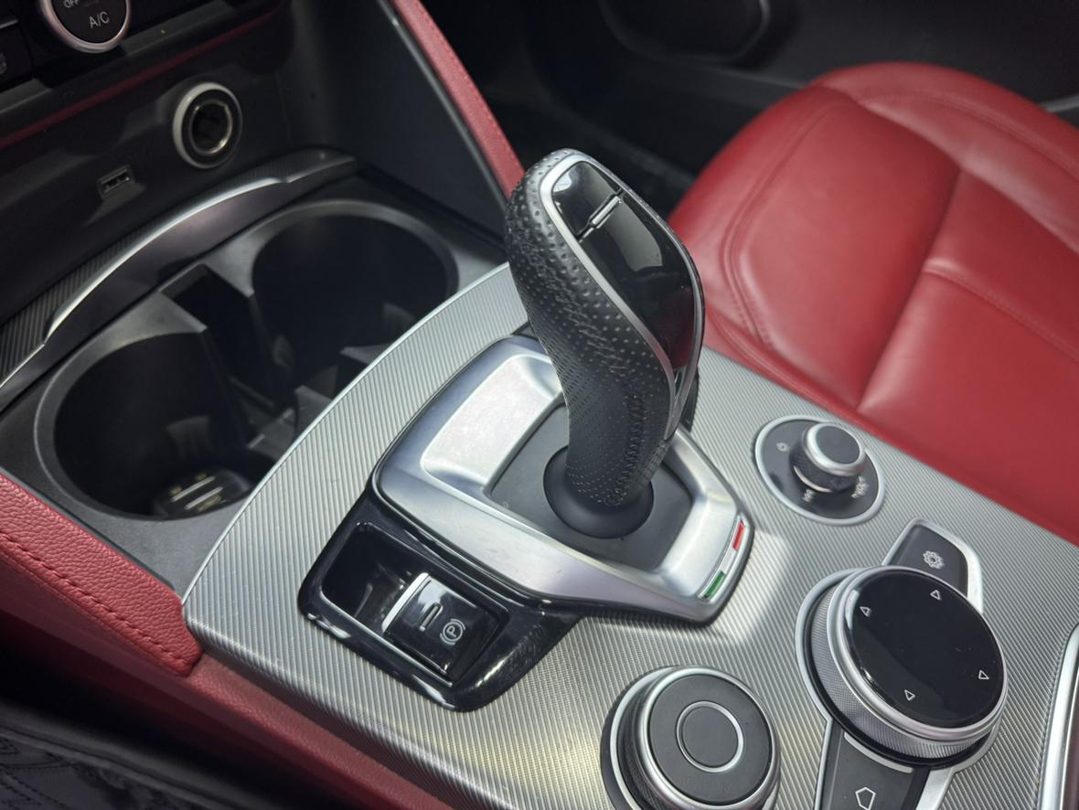 Alpha Stelvio 2020 2.0T 280HP Luxury