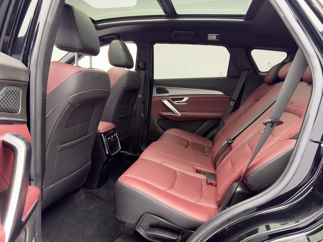 Jetour X70 PLUS 2023 1.5T DCTPRO 5 seat