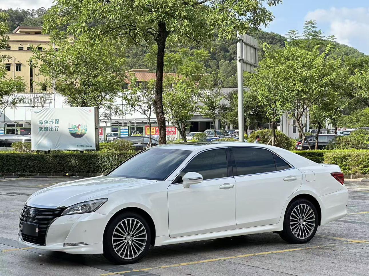 Toyota Crown 2018 2.0T Fashion