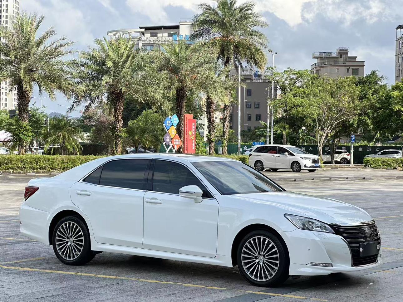 Toyota Crown 2018 2.0T Fashion