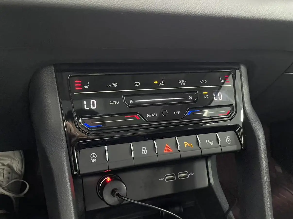 Skoda 2023 TSI280 Premium Plus