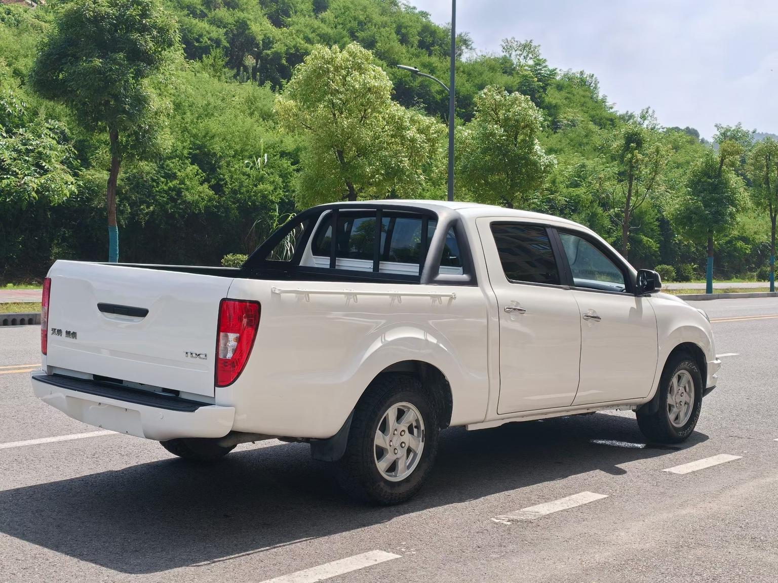 5 2018 2.4T Classic Diesel Manual 2WD Luxury JX4D24A5L