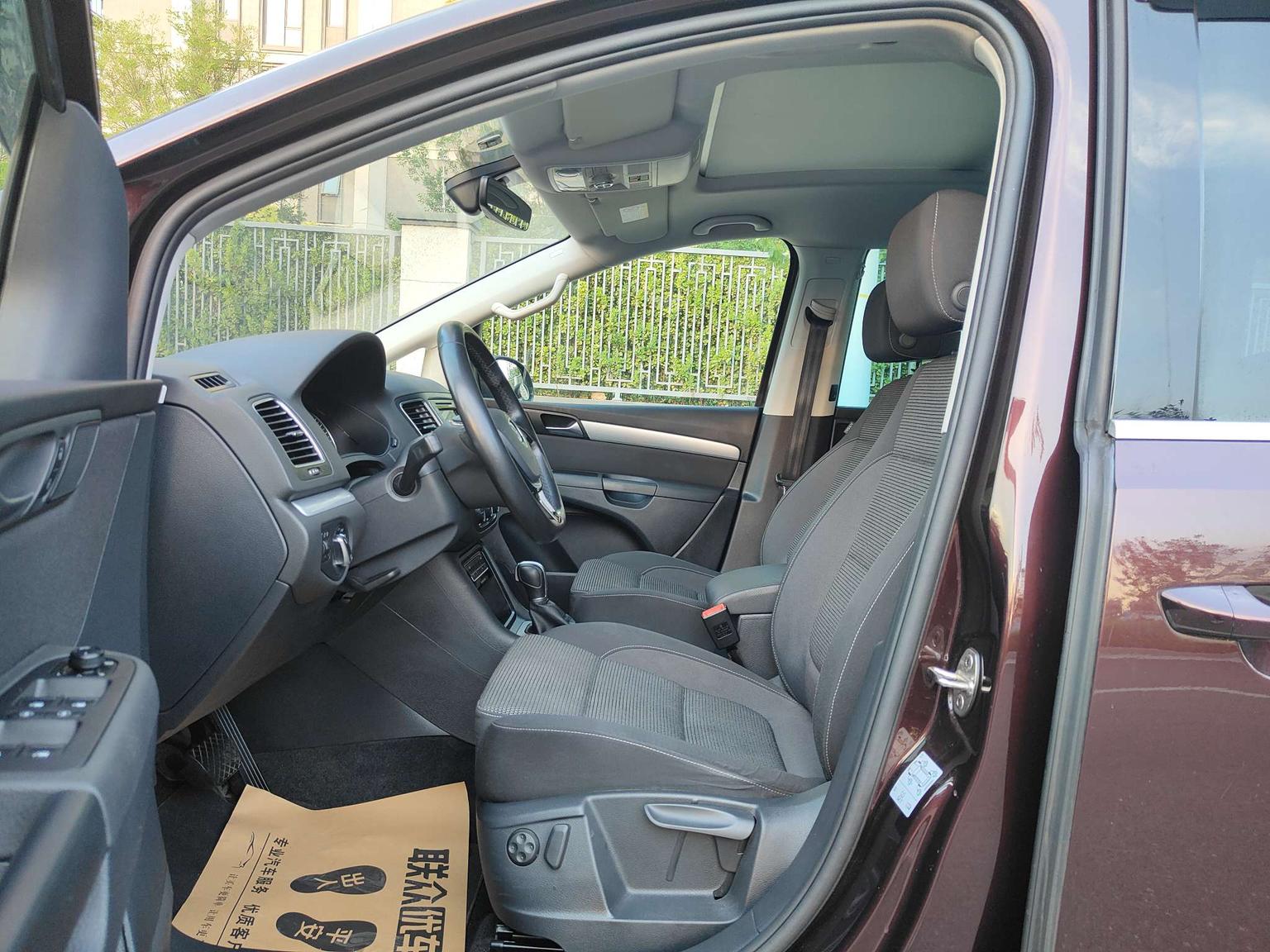 Volkswagen Sharan 2018 380TSI 6 seat