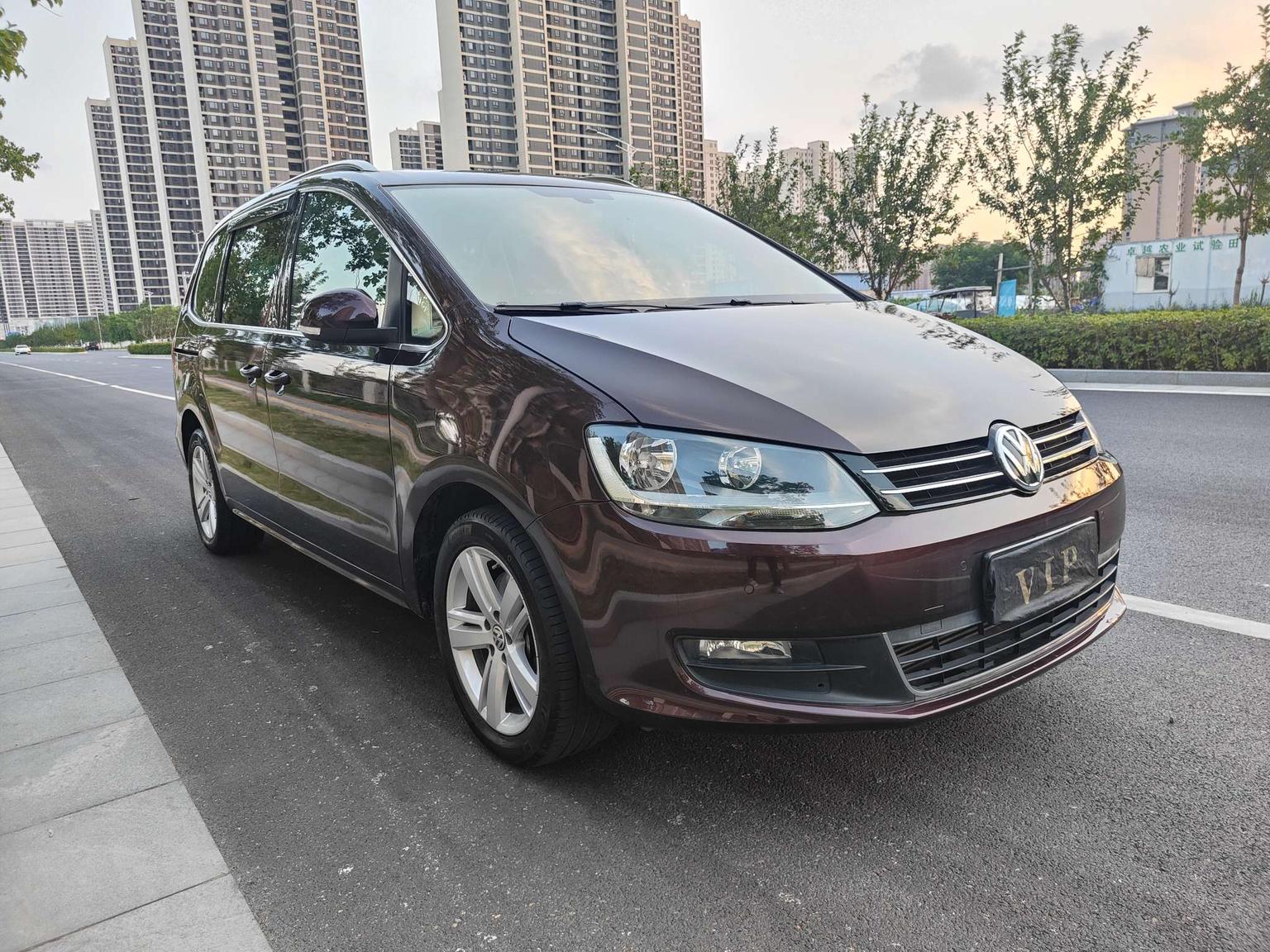 Volkswagen Sharan 2018 380TSI 6 seat
