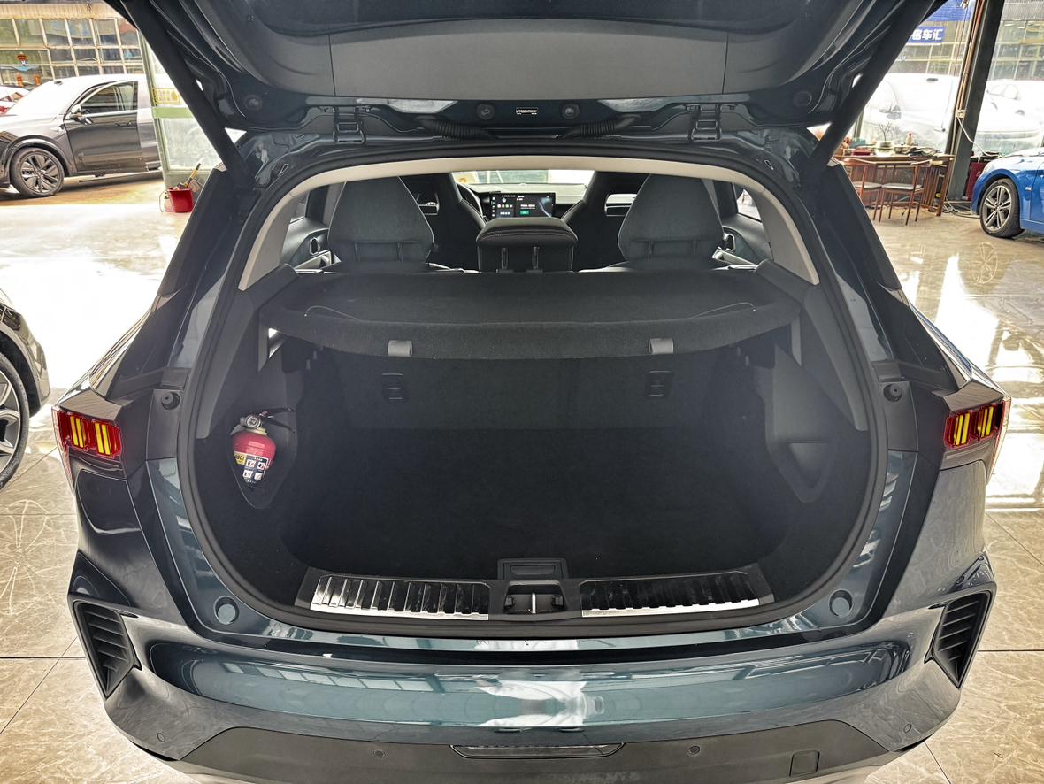 Lynk & Co 06 2023 Remix 1.5T Shine Halo