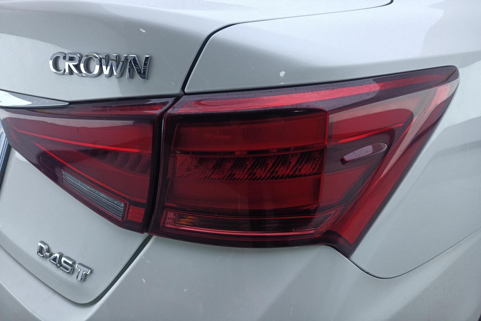 Toyota Crown 2018 2.0T Pioneer