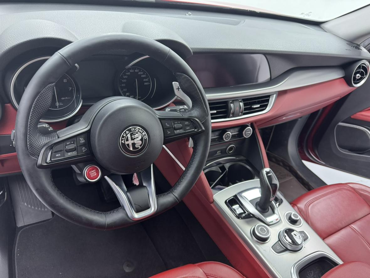 Alpha Stelvio 2020 2.0T 280HP Luxury