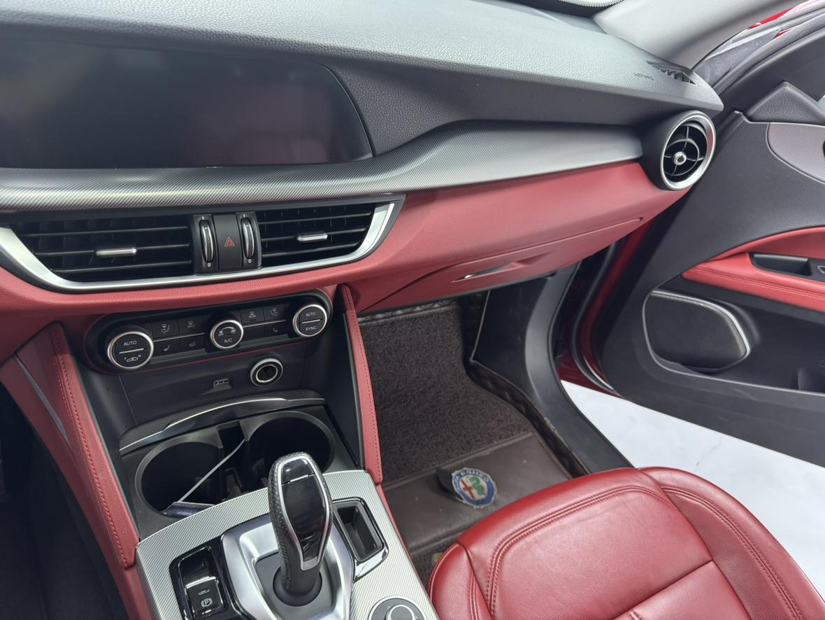 Alpha Stelvio 2020 2.0T 280HP Luxury