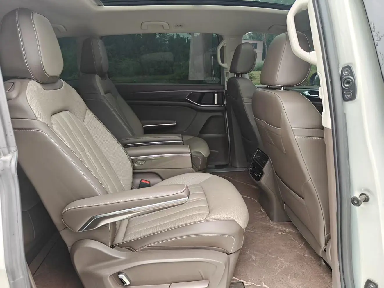 Volkswagen Viloran 2023 380TSI Premium
