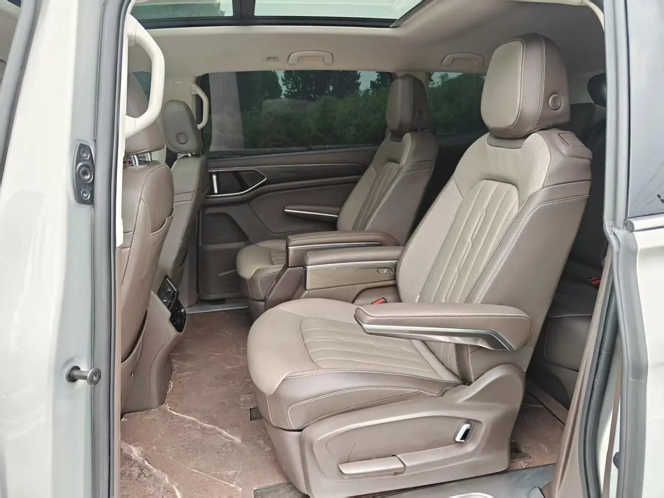 Volkswagen Viloran 2023 380TSI Premium