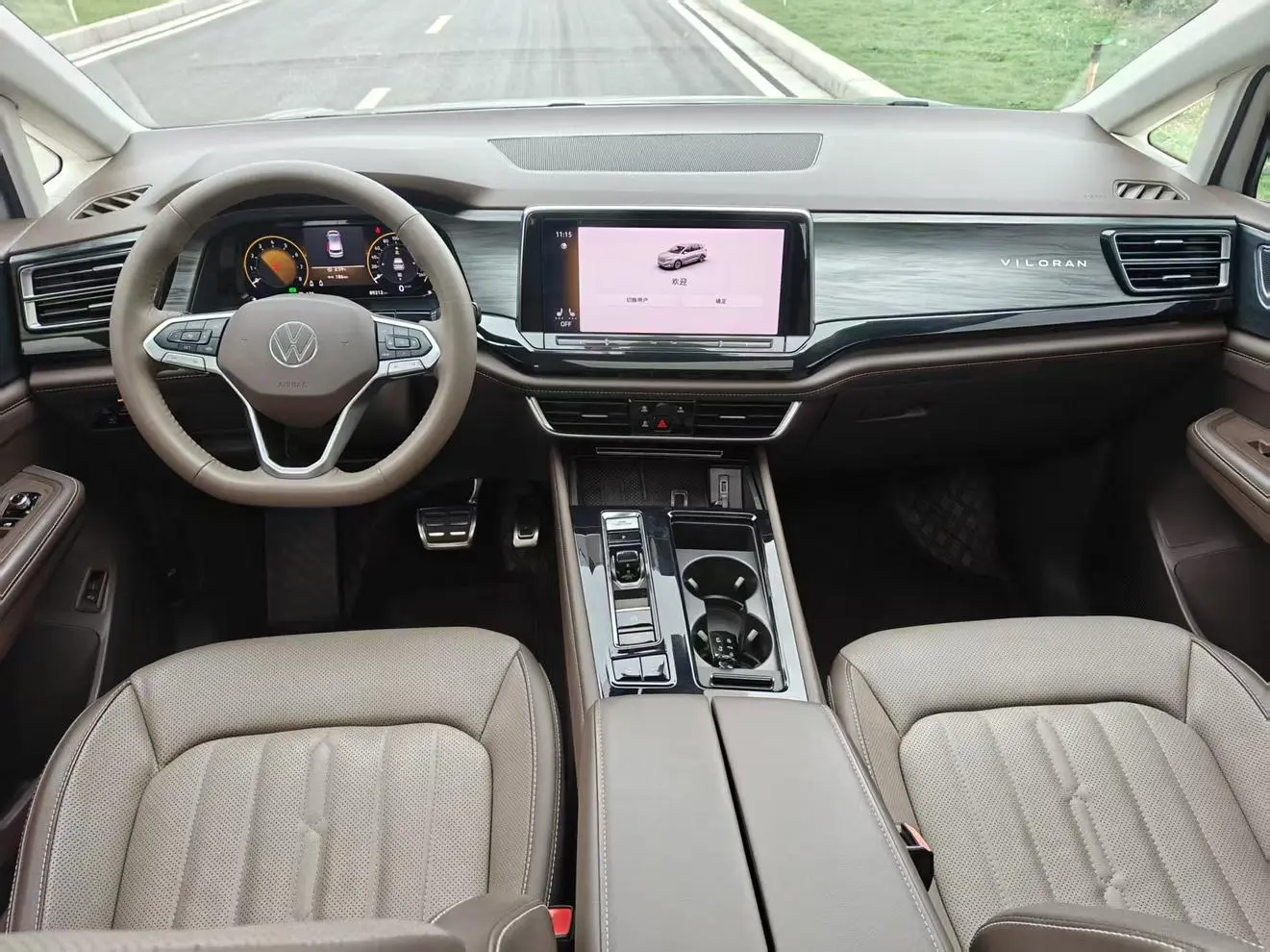 Volkswagen Viloran 2023 380TSI Premium