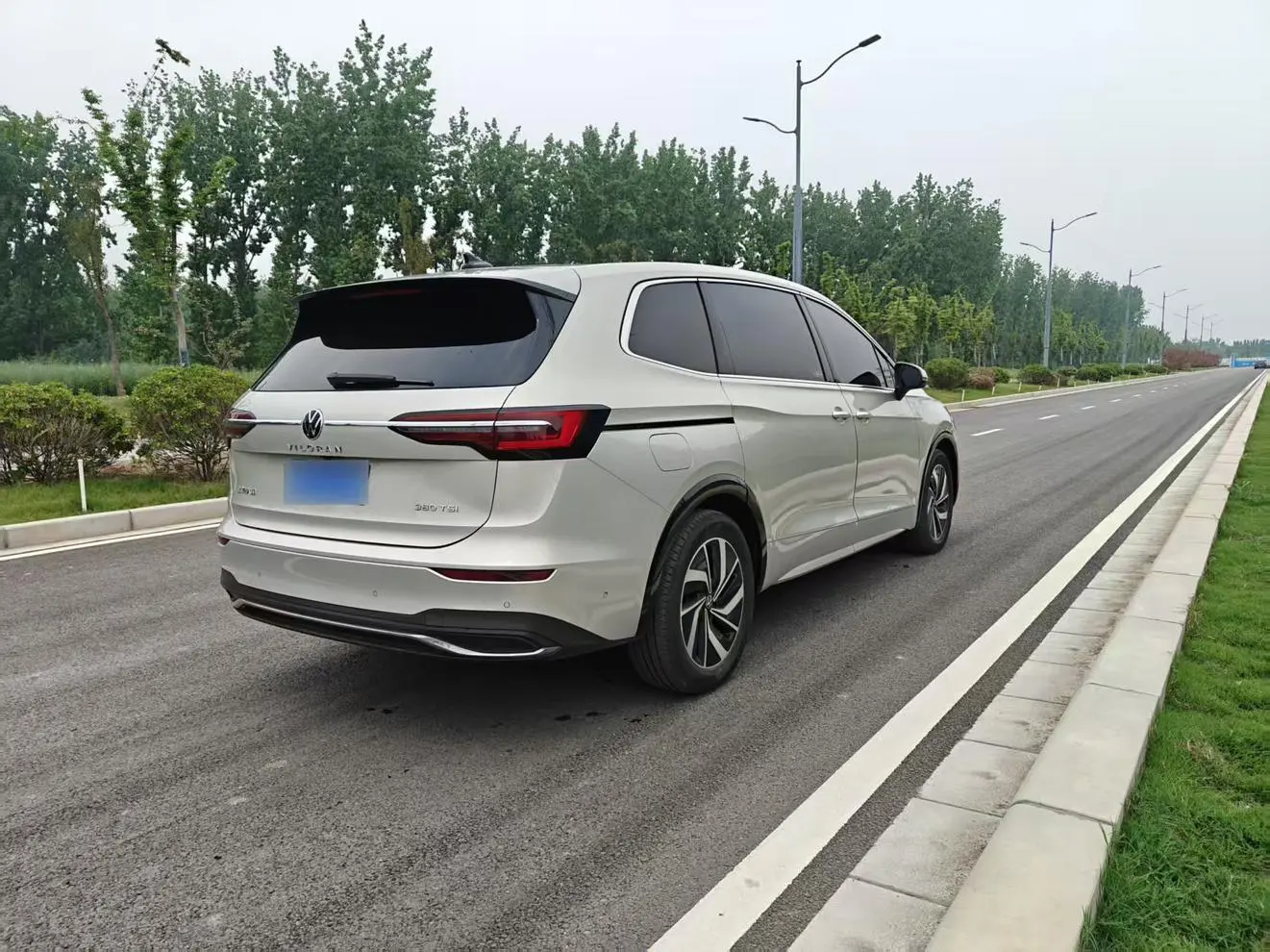 Volkswagen Viloran 2023 380TSI Premium