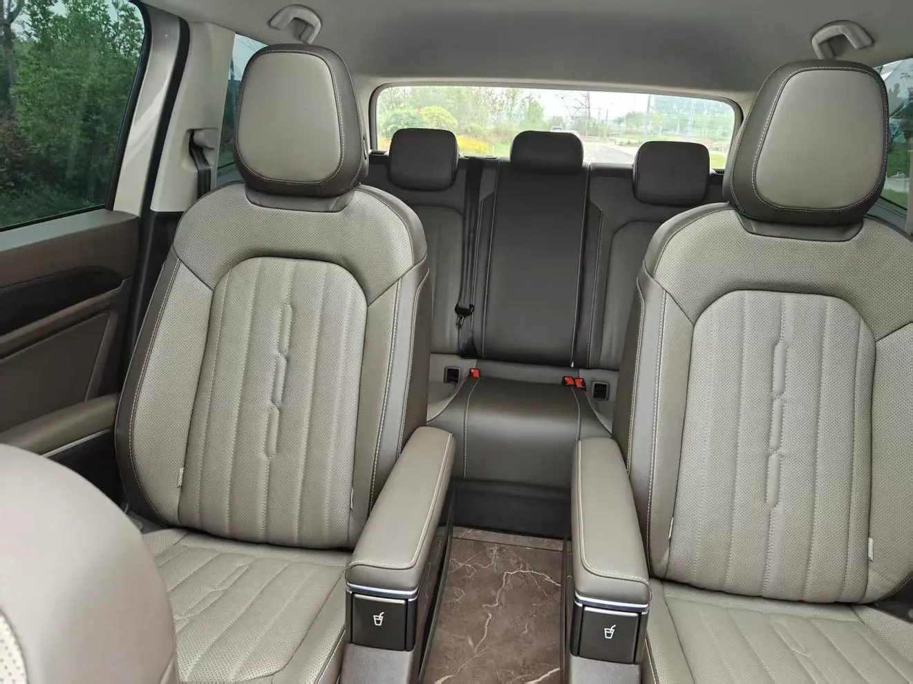 Volkswagen Viloran 2023 380TSI Premium