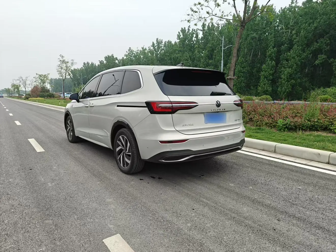 Volkswagen Viloran 2023 380TSI Premium