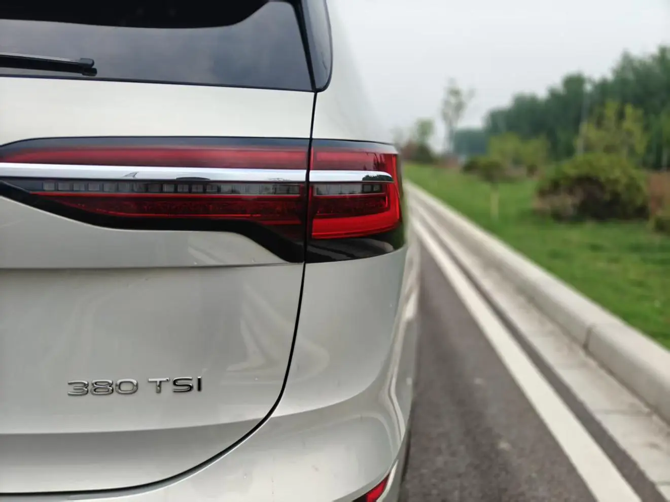 Volkswagen Viloran 2023 380TSI Premium