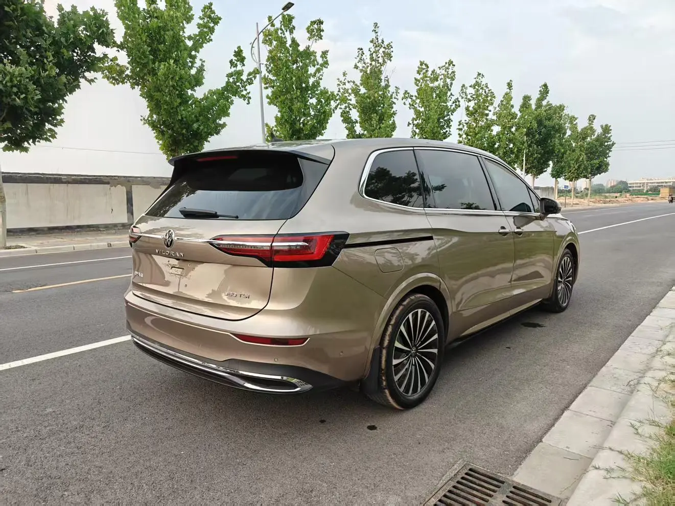 Volkswagen Viloran 2020 380TSI Premium