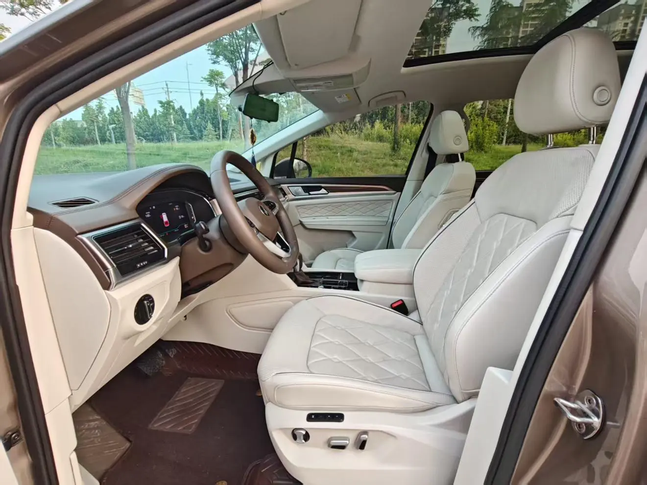 Volkswagen Viloran 2020 380TSI Premium