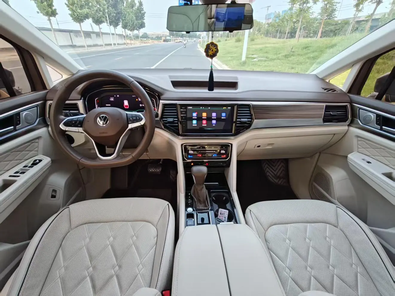 Volkswagen Viloran 2020 380TSI Premium