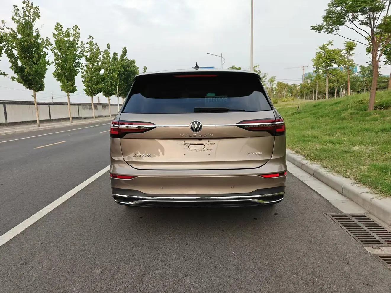 Volkswagen Viloran 2020 380TSI Premium