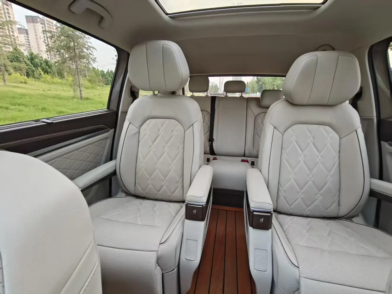 Volkswagen Viloran 2020 380TSI Premium
