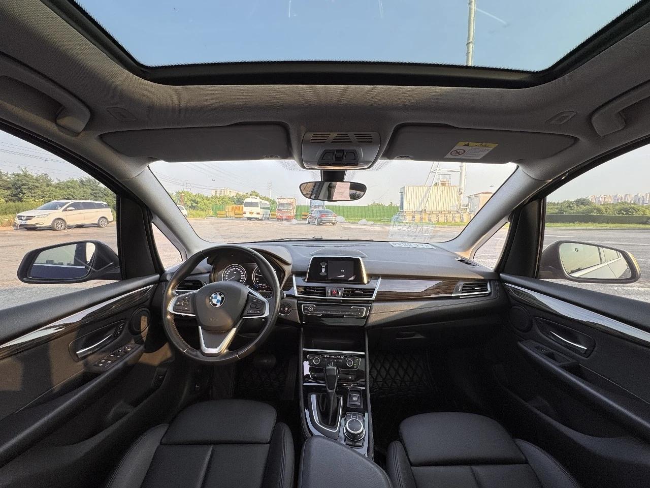 BMW 2 Series Wagon 2018 220i Luxury Package
